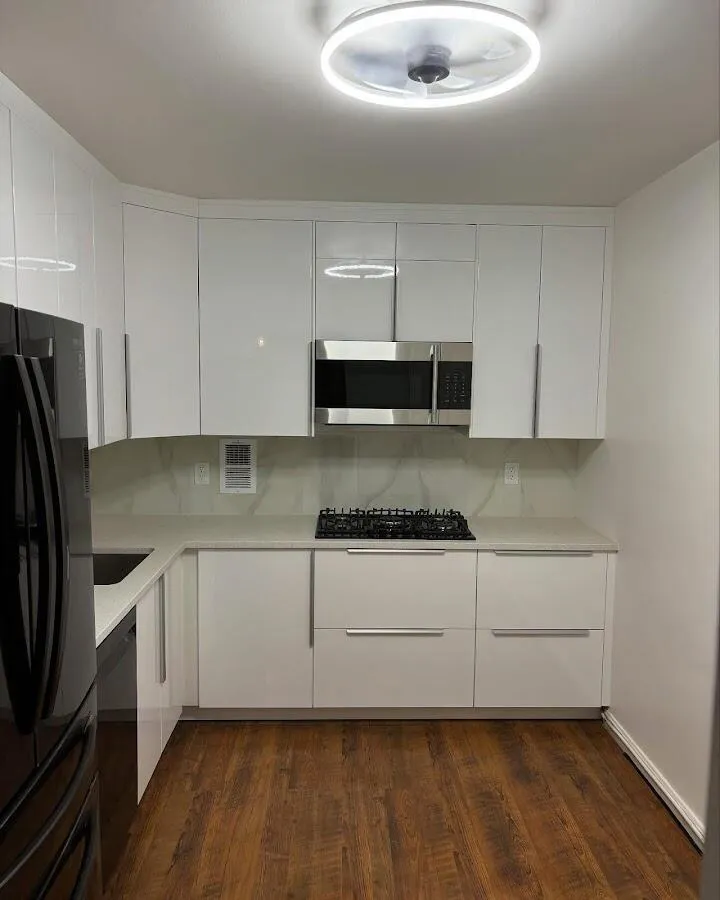 Renovated kitchen with quartz countertops in Grandview Heights